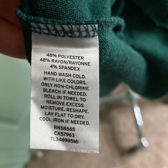 LEITH emerald green light weight knit long sleeve dress with center ruching - Picture 9 of 11